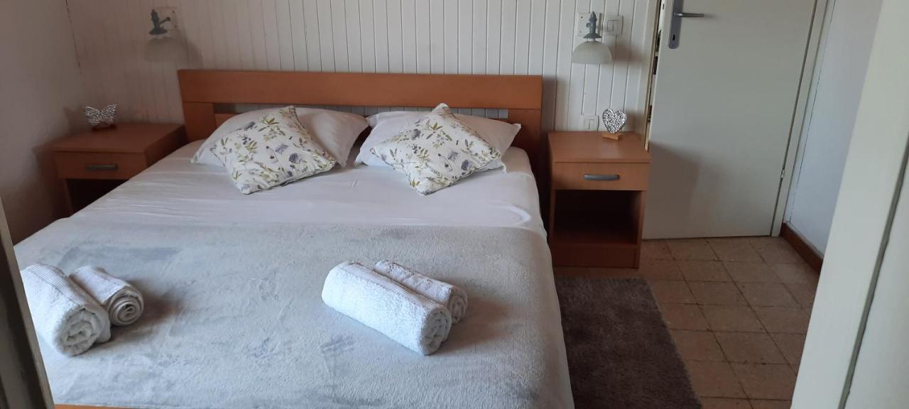 Apartament The White House Lumbarda Zewnętrze zdjęcie